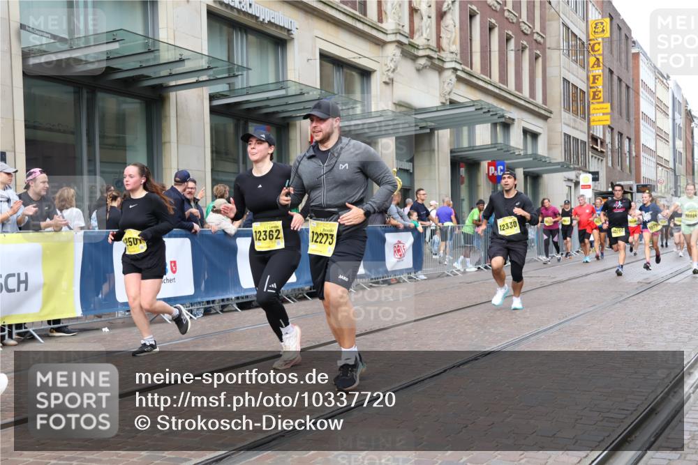 13.09.2026 - 21. swb-Marathon Bremen Strokosch-Dieckow http://msf.ph/oto/10337720 13.09.2026 11:05:32 Ziel 10018, 10168, 10238, 10259, 10260, 10305, 10382, 10457, 10619, 10864, 11024, 11132, 11164, 11477, 11520, 11791, 11947, 12156, 12186, 12378, 12501, 12523, 12528, 12773, 10186, 10259, 10260, 10411, 10432, 10576, 10697, 10717, 10802, 10864, 10995, 11102, 11146, 11157, 11218, 11314, 11326, 11334, 11387, 11394, 11520, 11521, 11571, 11572, 11616, 11724, 11791, 11892, 12011, 12055, 12251, 12273, 12330, 12362 meine-sportfotos.de