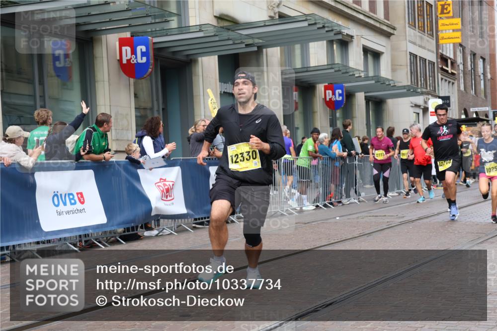 13.09.2026 - 21. swb-Marathon Bremen Strokosch-Dieckow http://msf.ph/oto/10337734 13.09.2026 11:05:33 Ziel 10018, 10168, 10204, 10238, 10305, 10382, 10457, 10619, 10662, 11024, 11132, 11156, 11164, 11477, 11947, 12156, 12186, 12378, 12486, 12501, 12523, 12528, 12773, 10186, 10259, 10260, 10411, 10432, 10576, 10697, 10717, 10802, 10864, 10995, 11102, 11146, 11157, 11218, 11314, 11326, 11334, 11387, 11394, 11520, 11521, 11571, 11572, 11616, 11724, 11791, 11892, 11947, 12011, 12055, 12251, 12273, 12330, 12362 meine-sportfotos.de