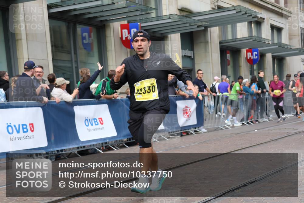 13.09.2026 - 21. swb-Marathon Bremen Strokosch-Dieckow http://msf.ph/oto/10337750 13.09.2026 11:05:33 Ziel 10018, 10168, 10204, 10238, 10305, 10382, 10457, 10619, 10662, 11024, 11132, 11156, 11164, 11477, 11947, 12156, 12186, 12378, 12486, 12501, 12523, 12528, 12773, 10186, 10259, 10260, 10411, 10432, 10576, 10697, 10717, 10802, 10864, 10995, 11102, 11146, 11157, 11218, 11314, 11326, 11334, 11387, 11394, 11520, 11521, 11571, 11572, 11616, 11724, 11791, 11892, 11947, 12011, 12055, 12251, 12273, 12330, 12362 meine-sportfotos.de