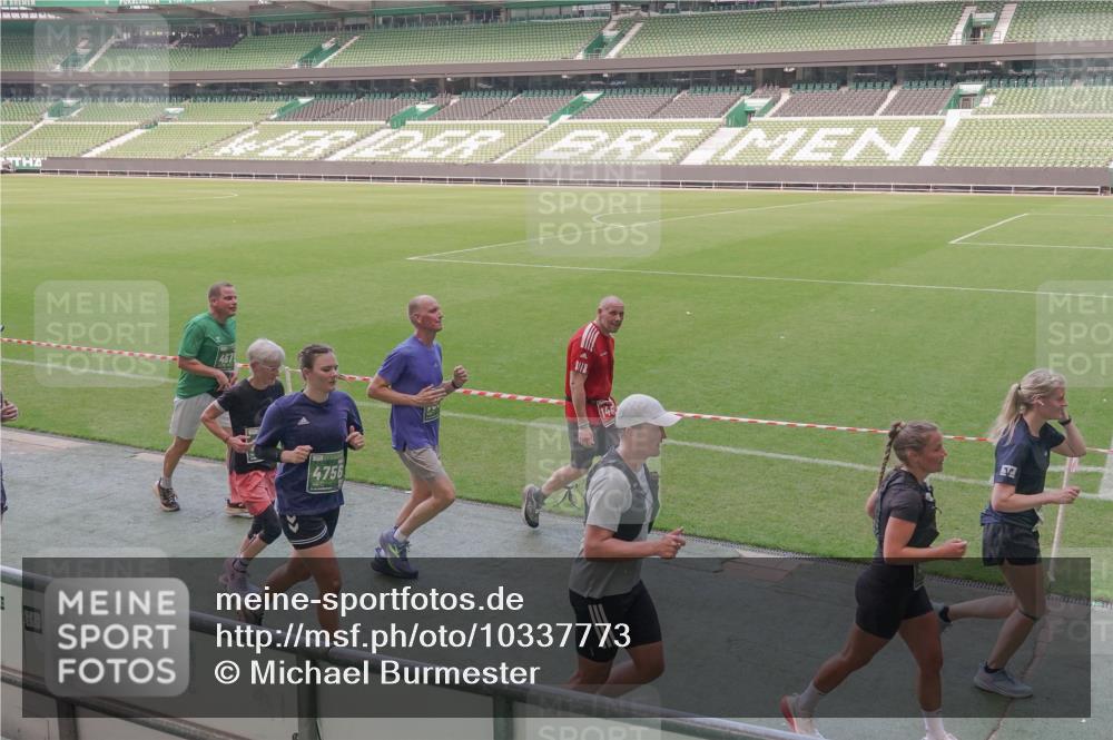 13.09.2026 - 21. swb-Marathon Bremen Michael Burmester http://msf.ph/oto/10337773 13.09.2026 13:14:54 Laufen im Stadion 263, 266, 300, 414, 460, 600, 631, 768, 956, 1008, 1047, 1392, 1408, 1573, 1596, 1818, 1819, 1874, 2024, 2035, 2079, 2233, 2235, 2314, 2359, 2385, 2386, 2387, 2412, 2457, 2466, 2484, 2494, 2521, 2540, 2564, 2667, 2690, 2691, 2693, 2737, 2760, 2783, 2829, 2838, 2859, 2861, 2865, 2874, 2887, 2958, 2972, 2978, 3075, 3111, 3157, 3165, 3185, 3209, 3265, 3304, 3355, 3378, 3382, 3405, 3428, 3653, 3661, 3670, 3680, 3829, 3847, 4034, 4080, 4511 meine-sportfotos.de