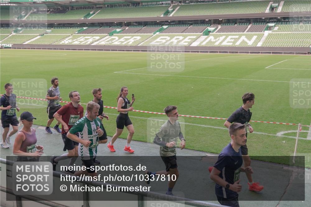 13.09.2026 - 21. swb-Marathon Bremen Michael Burmester http://msf.ph/oto/10337810 13.09.2026 13:14:58 Laufen im Stadion 143, 263, 266, 300, 414, 460, 600, 631, 768, 956, 1008, 1047, 1392, 1408, 1573, 1596, 1818, 1819, 1874, 2024, 2035, 2079, 2233, 2235, 2314, 2359, 2385, 2386, 2387, 2412, 2457, 2466, 2484, 2494, 2521, 2540, 2564, 2667, 2690, 2691, 2693, 2737, 2760, 2783, 2829, 2838, 2859, 2861, 2865, 2874, 2887, 2958, 2972, 2978, 3075, 3111, 3157, 3165, 3185, 3209, 3265, 3304, 3355, 3378, 3382, 3405, 3428, 3653, 3661, 3670, 3680, 3829, 3847, 4034, 4080, 4511 meine-sportfotos.de