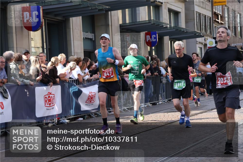 13.09.2026 - 21. swb-Marathon Bremen Strokosch-Dieckow http://msf.ph/oto/10337811 13.09.2026 13:25:58 Ziel 1649, 1896, 2434, 2658, 2666, 3603, 3983, 4723, 4724, 5747, 5854, 5906, 5934, 5992, 6230, 6639, 6886, 7626, 8635, 8817, 13195, 150, 191, 1163, 1458, 1647, 1752, 2033, 2062, 2421, 2708, 2781, 2987, 3124, 3248, 3516, 3722, 4067, 4161, 4411, 4439, 4476, 4842, 4927, 5013, 5139, 5558, 5622, 5701, 6135, 6605, 7638, 7780, 8271, 8361, 8592, 8597, 9266, 9440, 9794 meine-sportfotos.de