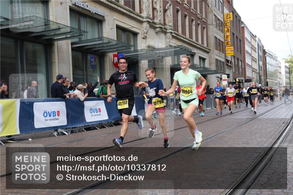 13.09.2026 - 21. swb-Marathon Bremen Strokosch-Dieckow http://msf.ph/oto/10337812 13.09.2026 11:05:35 Ziel 10018, 10168, 10204, 10238, 10305, 10382, 10457, 10619, 10662, 11024, 11132, 11156, 11164, 11477, 11775, 12156, 12186, 12378, 12486, 12523, 12528, 12773, 10186, 10259, 10260, 10411, 10432, 10576, 10697, 10717, 10802, 10864, 11146, 11314, 11326, 11334, 11387, 11394, 11520, 11521, 11571, 11572, 11724, 11791, 11892, 11947, 12011, 12055, 12156, 12251, 12273, 12330, 12362, 12501 meine-sportfotos.de