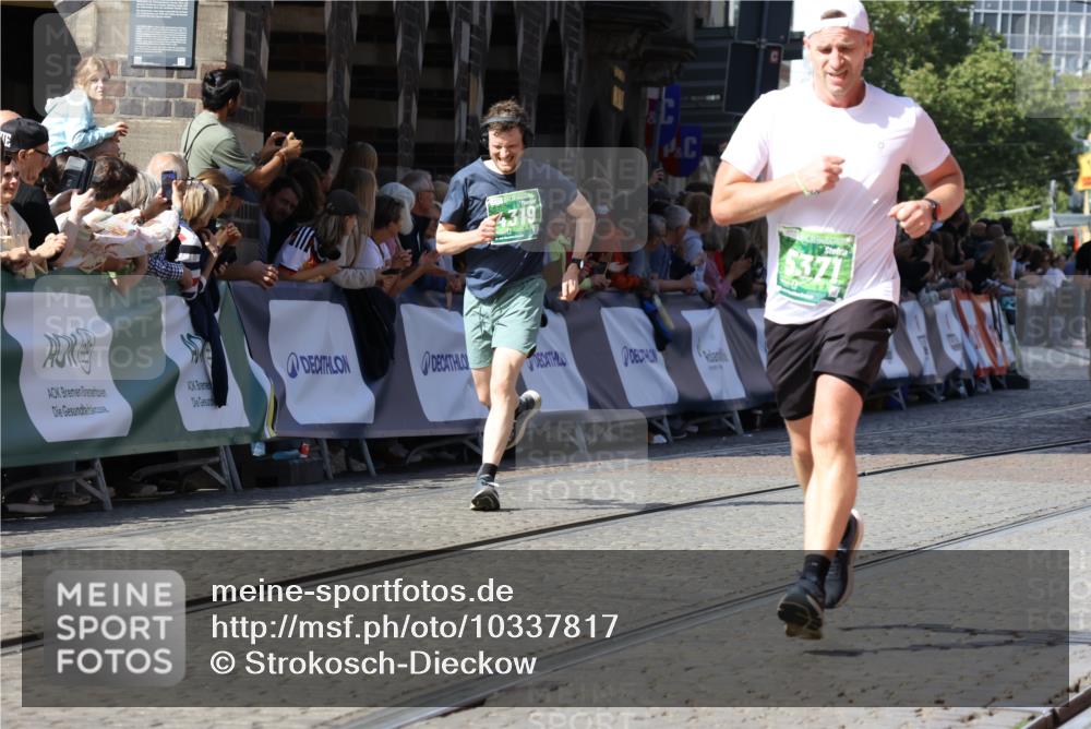 13.09.2026 - 21. swb-Marathon Bremen Strokosch-Dieckow http://msf.ph/oto/10337817 13.09.2026 13:19:20 Ziel 307, 2007, 2390, 4857, 4916, 5277, 6137, 6310, 7154, 7602, 7647, 7686, 7791, 9512, 13184, 926, 1232, 4319, 4455, 4977, 4978, 5371, 7140, 7268, 7945, 8153, 13163 meine-sportfotos.de