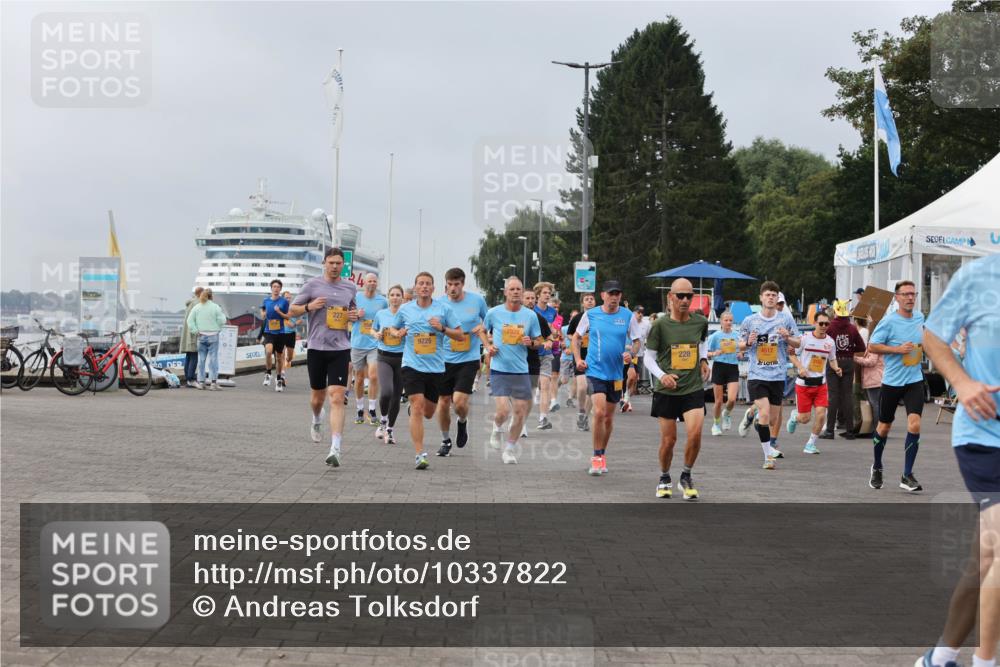 13.09.2026 - Kiel Lauf Andreas Tolksdorf http://msf.ph/oto/10337822 13.09.2026 09:54:45 Kiellinie 227, 9225, 228 meine-sportfotos.de