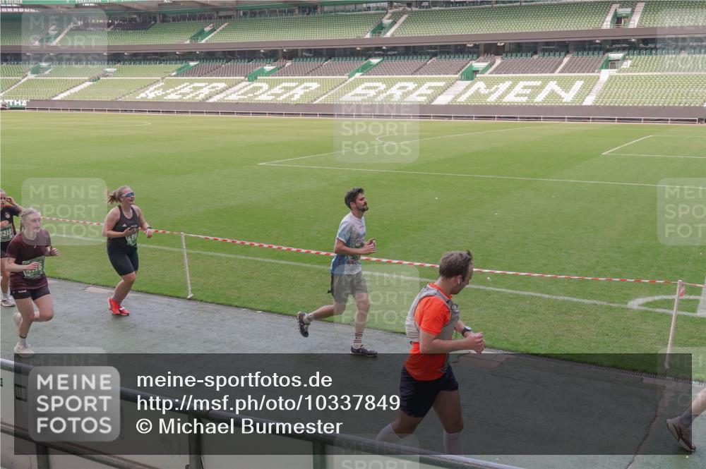 13.09.2026 - 21. swb-Marathon Bremen Michael Burmester http://msf.ph/oto/10337849 13.09.2026 13:15:02 Laufen im Stadion 143, 263, 266, 300, 414, 460, 631, 768, 956, 1008, 1047, 1392, 1408, 1573, 1818, 1819, 1874, 2024, 2035, 2233, 2235, 2314, 2359, 2385, 2386, 2387, 2412, 2457, 2466, 2484, 2494, 2521, 2540, 2564, 2667, 2690, 2691, 2693, 2737, 2760, 2783, 2829, 2838, 2859, 2861, 2865, 2874, 2887, 2958, 2978, 3075, 3111, 3157, 3165, 3185, 3209, 3265, 3304, 3355, 3378, 3382, 3405, 3428, 3486, 3653, 3661, 3670, 3680, 3829, 3847, 4034, 4080, 4511 meine-sportfotos.de