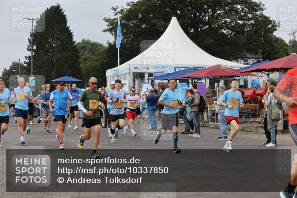 13.09.2026 - Kiel Lauf Andreas Tolksdorf http://msf.ph/oto/10337850 13.09.2026 09:54:46 Kiellinie 7928, 228, 4512, 2116 meine-sportfotos.de