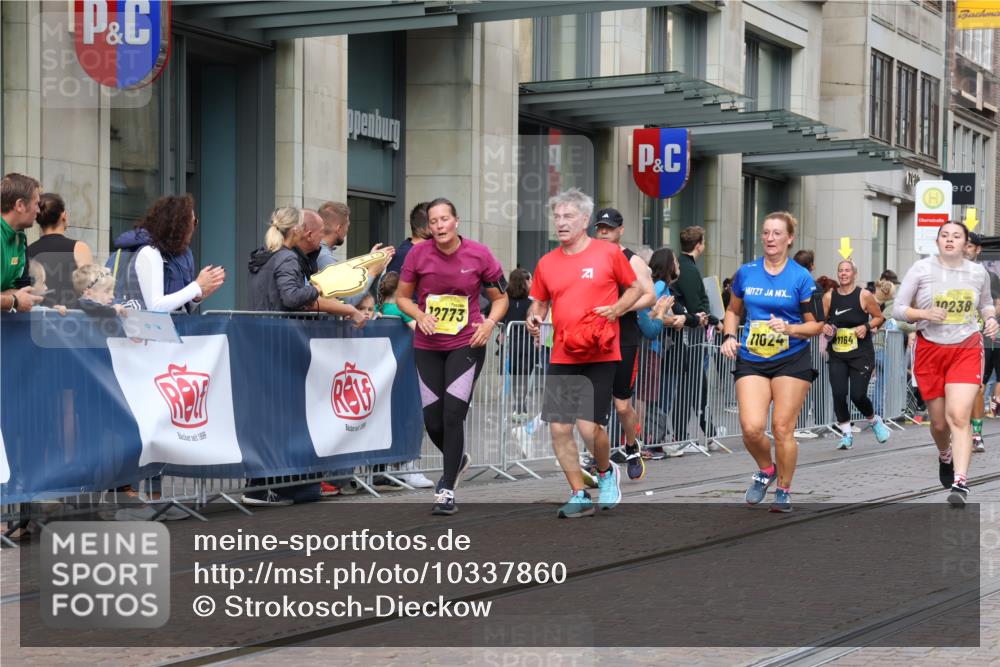 13.09.2026 - 21. swb-Marathon Bremen Strokosch-Dieckow http://msf.ph/oto/10337860 13.09.2026 11:05:37 Ziel 10018, 10168, 10204, 10238, 10305, 10382, 10457, 10619, 10662, 11024, 11132, 11156, 11164, 11477, 11775, 12186, 12378, 12486, 12523, 12528, 12773, 10186, 10259, 10260, 10411, 10432, 10697, 10717, 10802, 10864, 11146, 11314, 11334, 11387, 11394, 11520, 11521, 11571, 11572, 11724, 11791, 11892, 11947, 12055, 12156, 12251, 12273, 12330, 12362, 12501 meine-sportfotos.de