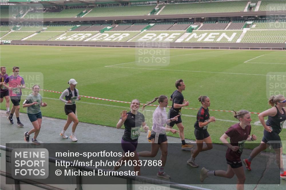 13.09.2026 - 21. swb-Marathon Bremen Michael Burmester http://msf.ph/oto/10337868 13.09.2026 13:15:04 Laufen im Stadion 143, 263, 266, 300, 414, 460, 631, 768, 956, 1008, 1047, 1392, 1408, 1573, 1818, 1819, 1874, 2024, 2035, 2218, 2233, 2235, 2314, 2359, 2385, 2386, 2387, 2412, 2457, 2466, 2484, 2494, 2521, 2540, 2564, 2667, 2690, 2691, 2693, 2737, 2760, 2783, 2829, 2838, 2859, 2861, 2865, 2874, 2887, 2958, 2978, 3075, 3111, 3157, 3165, 3185, 3209, 3265, 3304, 3355, 3378, 3382, 3405, 3428, 3486, 3653, 3661, 3670, 3680, 3829, 3847, 4034, 4080, 4511 meine-sportfotos.de