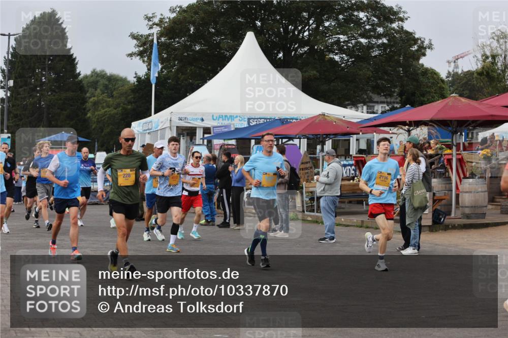 13.09.2026 - Kiel Lauf Andreas Tolksdorf http://msf.ph/oto/10337870 13.09.2026 09:54:46 Kiellinie 228, 4512, 14, 2116 meine-sportfotos.de