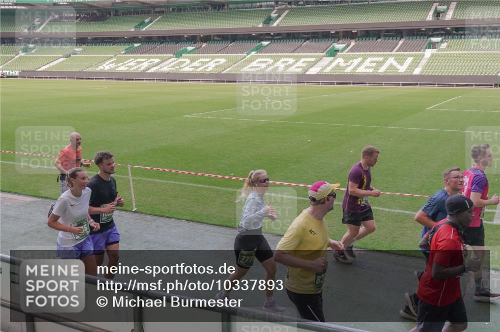 13.09.2026 - 21. swb-Marathon Bremen Michael Burmester http://msf.ph/oto/10337893 13.09.2026 13:15:07 Laufen im Stadion 143, 263, 266, 300, 414, 460, 598, 631, 768, 956, 1008, 1047, 1392, 1408, 1573, 1818, 1819, 1874, 2013, 2024, 2035, 2218, 2233, 2235, 2314, 2359, 2385, 2386, 2387, 2412, 2457, 2466, 2468, 2484, 2494, 2521, 2540, 2564, 2667, 2690, 2691, 2693, 2737, 2760, 2783, 2829, 2838, 2859, 2861, 2865, 2874, 2887, 2958, 2978, 3001, 3075, 3111, 3157, 3165, 3185, 3209, 3237, 3265, 3304, 3355, 3378, 3382, 3405, 3428, 3486, 3653, 3661, 3670, 3680, 3829, 3847, 4034, 4080, 4511 meine-sportfotos.de