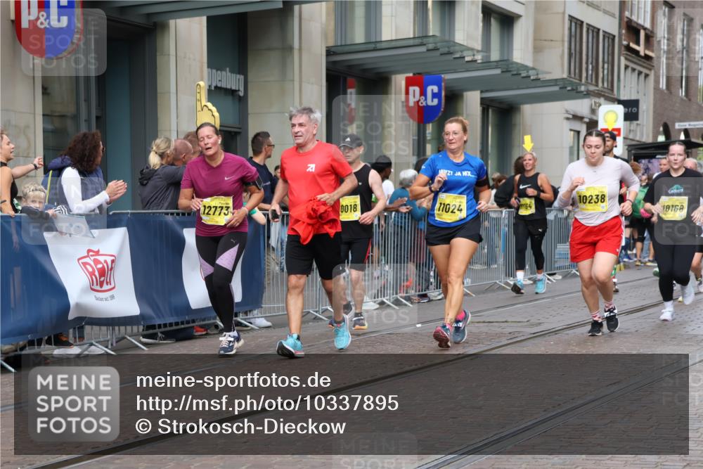 13.09.2026 - 21. swb-Marathon Bremen Strokosch-Dieckow http://msf.ph/oto/10337895 13.09.2026 11:05:37 Ziel 10018, 10168, 10204, 10238, 10305, 10382, 10457, 10619, 10662, 11024, 11132, 11156, 11164, 11477, 11775, 12186, 12378, 12486, 12523, 12528, 12773, 10186, 10259, 10260, 10411, 10432, 10697, 10717, 10802, 10864, 11146, 11314, 11334, 11387, 11394, 11520, 11521, 11571, 11572, 11724, 11791, 11892, 11947, 12055, 12156, 12251, 12273, 12330, 12362, 12501 meine-sportfotos.de