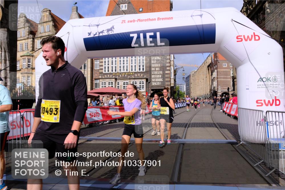 13.09.2026 - 21. swb-Marathon Bremen Tim E. http://msf.ph/oto/10337901 13.09.2026 11:08:25 Ziel 10135, 10139, 10188, 10404, 10493, 10767, 10793, 10851, 10859, 11032, 11044, 11263, 11378, 11404, 11659, 11831, 11833, 11958, 12031, 12066, 12160, 12248, 12325, 12384, 12389 meine-sportfotos.de