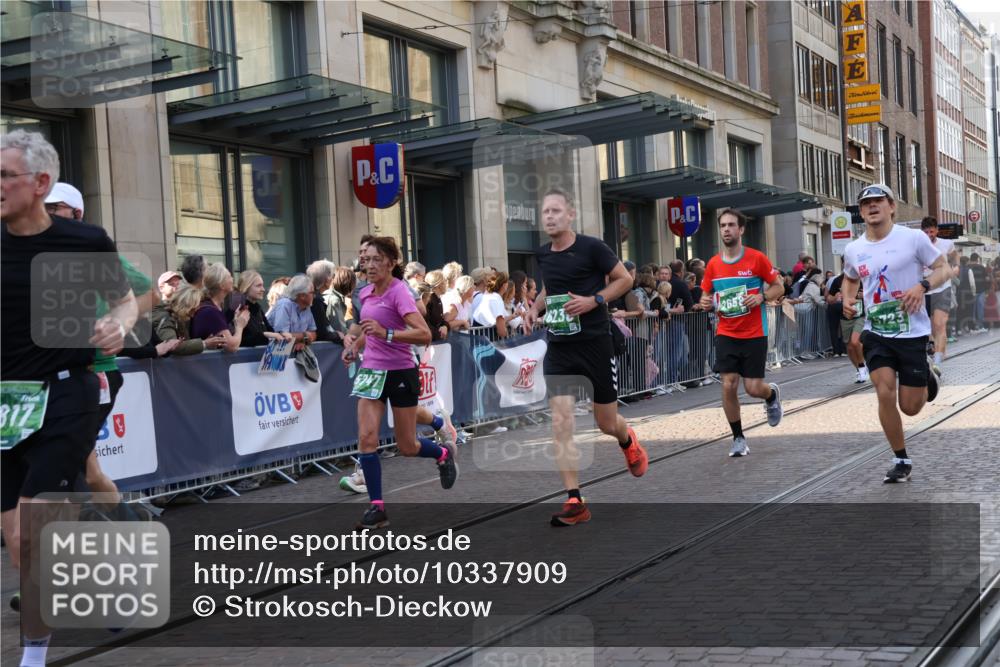 13.09.2026 - 21. swb-Marathon Bremen Strokosch-Dieckow http://msf.ph/oto/10337909 13.09.2026 13:26:01 Ziel 1368, 1649, 1896, 2434, 2658, 2666, 3603, 3983, 4723, 4724, 5747, 5854, 5906, 5934, 5992, 6230, 6639, 6886, 7626, 8635, 8817, 13195, 150, 1163, 1458, 1647, 1752, 2033, 2062, 2421, 2666, 2708, 2781, 2987, 3248, 3516, 3722, 4067, 4161, 4411, 4439, 4476, 4842, 4927, 5013, 5139, 5558, 5622, 5701, 6135, 6605, 7638, 7780, 8271, 8361, 8592, 9266, 9794 meine-sportfotos.de