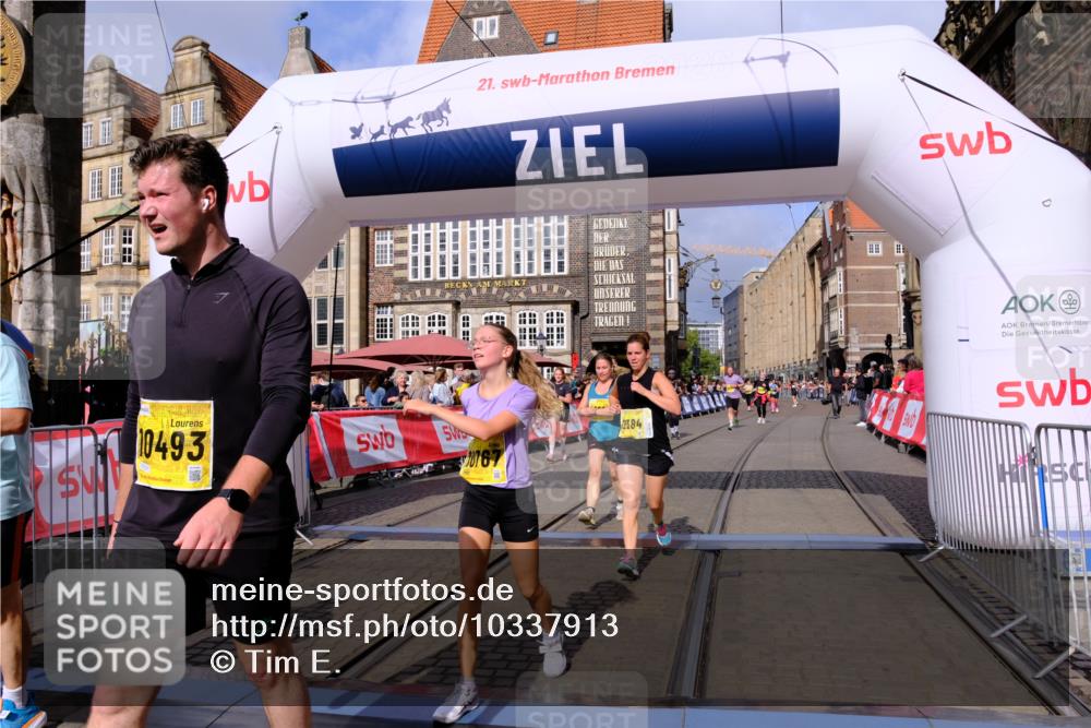 13.09.2026 - 21. swb-Marathon Bremen Tim E. http://msf.ph/oto/10337913 13.09.2026 11:08:25 Ziel 10135, 10139, 10188, 10404, 10493, 10767, 10793, 10851, 10859, 11032, 11044, 11263, 11378, 11404, 11659, 11831, 11833, 11958, 12031, 12066, 12160, 12248, 12325, 12384, 12389 meine-sportfotos.de