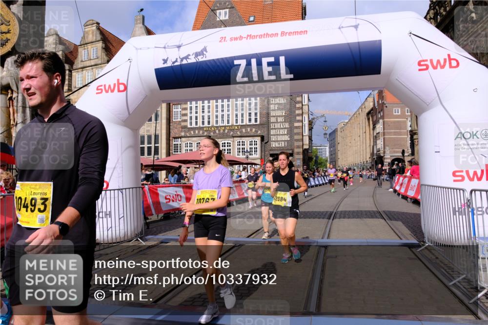 13.09.2026 - 21. swb-Marathon Bremen Tim E. http://msf.ph/oto/10337932 13.09.2026 11:08:25 Ziel 10135, 10139, 10188, 10404, 10493, 10767, 10793, 10851, 10859, 11032, 11044, 11263, 11378, 11404, 11659, 11831, 11833, 11958, 12031, 12066, 12160, 12248, 12325, 12384, 12389 meine-sportfotos.de