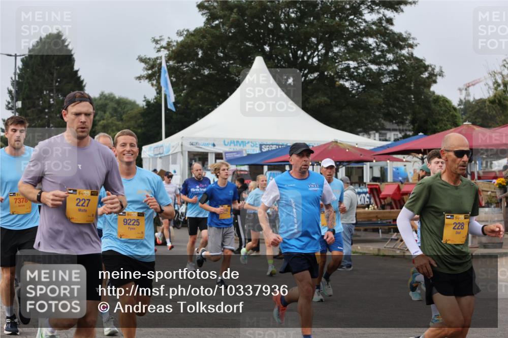 13.09.2026 - Kiel Lauf Andreas Tolksdorf http://msf.ph/oto/10337936 13.09.2026 09:54:48 Kiellinie 7378, 38, 227, 38, 9225, 228 meine-sportfotos.de