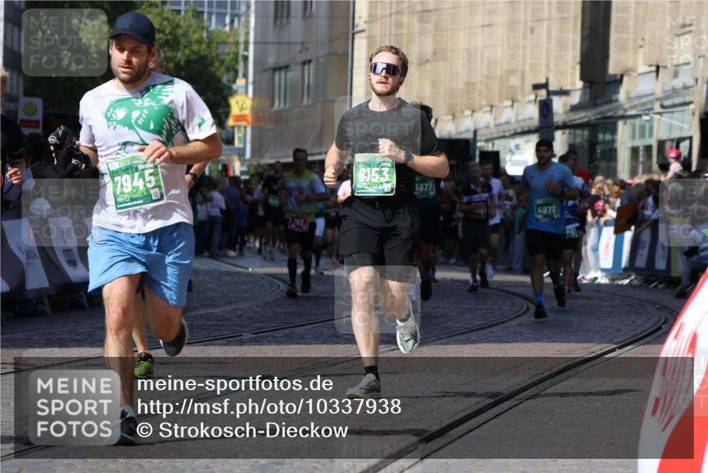 13.09.2026 - 21. swb-Marathon Bremen Strokosch-Dieckow http://msf.ph/oto/10337938 13.09.2026 13:19:25 Ziel 189, 666, 1599, 2007, 2390, 4819, 4857, 4916, 5172, 6137, 6310, 6633, 7154, 7647, 7686, 7791, 9512, 13184, 926, 1010, 1232, 1468, 1535, 4455, 4977, 4978, 7037, 7140, 7268, 7945, 8153, 8185, 13163 meine-sportfotos.de