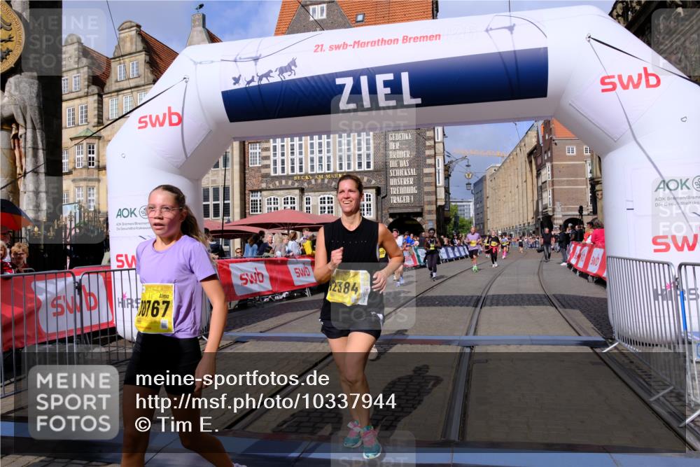 13.09.2026 - 21. swb-Marathon Bremen Tim E. http://msf.ph/oto/10337944 13.09.2026 11:08:26 Ziel 10135, 10139, 10188, 10404, 10493, 10767, 10793, 10851, 10859, 11032, 11044, 11263, 11378, 11404, 11659, 11831, 11833, 11958, 12031, 12066, 12160, 12248, 12325, 12384, 12389 meine-sportfotos.de