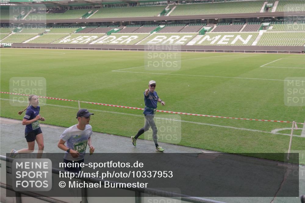 13.09.2026 - 21. swb-Marathon Bremen Michael Burmester http://msf.ph/oto/10337953 13.09.2026 13:15:14 Laufen im Stadion 143, 263, 266, 300, 414, 460, 598, 612, 631, 653, 768, 956, 1008, 1047, 1392, 1408, 1573, 1818, 1819, 1874, 2013, 2024, 2218, 2233, 2235, 2314, 2359, 2385, 2386, 2412, 2466, 2468, 2484, 2494, 2521, 2540, 2564, 2667, 2678, 2690, 2691, 2693, 2737, 2760, 2783, 2829, 2838, 2859, 2861, 2865, 2874, 2887, 2958, 2978, 3001, 3075, 3111, 3157, 3165, 3185, 3237, 3265, 3304, 3355, 3378, 3382, 3405, 3428, 3486, 3512, 3653, 3661, 3670, 3680, 3829, 3847, 4034, 4080, 4511 meine-sportfotos.de