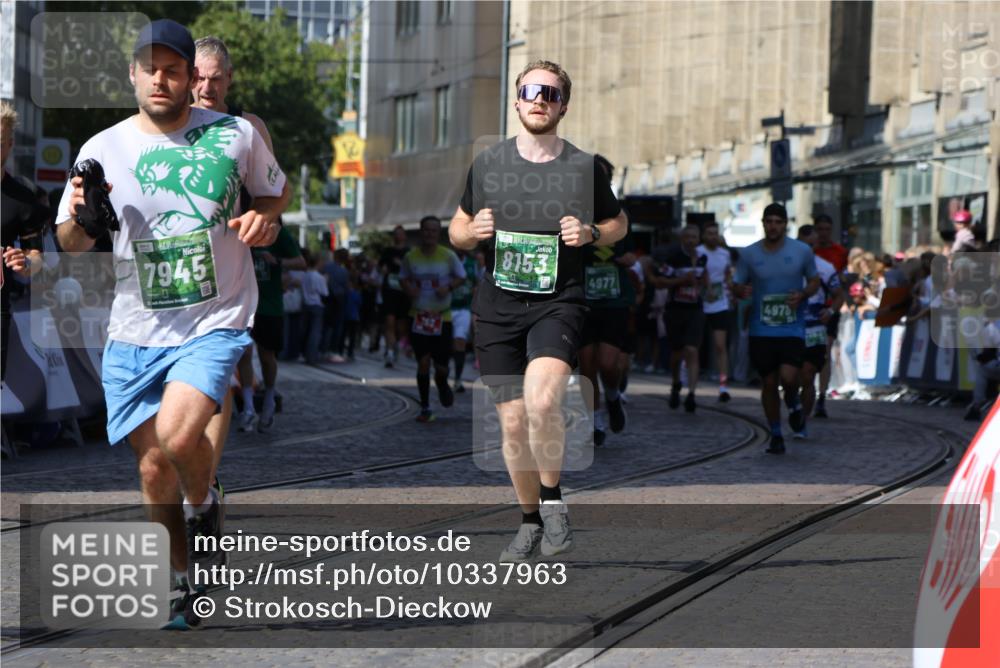 13.09.2026 - 21. swb-Marathon Bremen Strokosch-Dieckow http://msf.ph/oto/10337963 13.09.2026 13:19:25 Ziel 189, 666, 1599, 2007, 2390, 4819, 4857, 4916, 5172, 6137, 6310, 6633, 7154, 7647, 7686, 7791, 9512, 13184, 926, 1010, 1232, 1468, 1535, 4455, 4977, 4978, 7037, 7140, 7268, 7945, 8153, 8185, 13163 meine-sportfotos.de