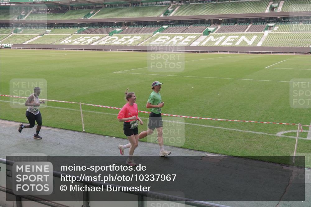 13.09.2026 - 21. swb-Marathon Bremen Michael Burmester http://msf.ph/oto/10337967 13.09.2026 13:15:17 Laufen im Stadion 143, 263, 266, 300, 414, 460, 598, 612, 653, 768, 956, 1008, 1047, 1392, 1408, 1573, 1818, 1819, 1874, 2013, 2024, 2218, 2233, 2235, 2314, 2359, 2385, 2386, 2412, 2466, 2468, 2484, 2494, 2521, 2564, 2667, 2678, 2690, 2691, 2737, 2760, 2783, 2829, 2838, 2859, 2861, 2865, 2874, 2887, 2958, 2978, 3001, 3075, 3157, 3165, 3185, 3237, 3265, 3331, 3355, 3378, 3382, 3405, 3428, 3486, 3512, 3653, 3661, 3670, 3680, 3829, 3847, 4034, 4080, 4511 meine-sportfotos.de