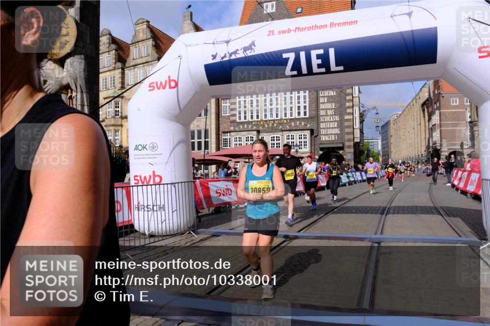 13.09.2026 - 21. swb-Marathon Bremen Tim E. http://msf.ph/oto/10338001 13.09.2026 11:08:27 Ziel 10135, 10139, 10188, 10404, 10493, 10767, 10793, 10851, 10859, 11032, 11044, 11263, 11378, 11404, 11659, 11831, 11833, 11958, 12031, 12066, 12160, 12248, 12325, 12384, 12389 meine-sportfotos.de