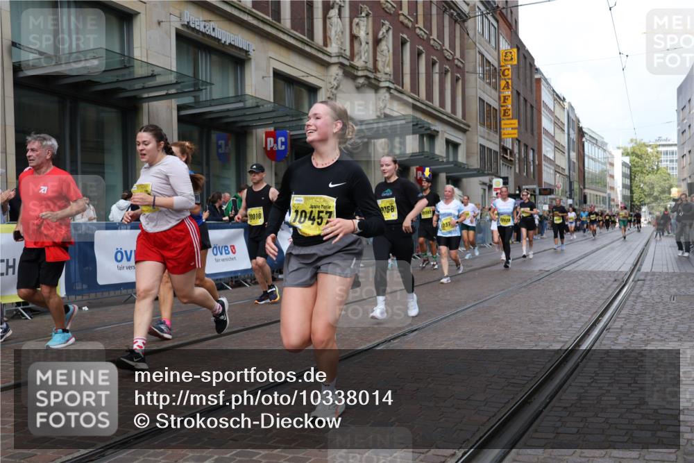 13.09.2026 - 21. swb-Marathon Bremen Strokosch-Dieckow http://msf.ph/oto/10338014 13.09.2026 11:05:40 Ziel 10018, 10168, 10204, 10305, 10375, 10382, 10619, 10662, 11024, 11132, 11156, 11164, 11477, 11674, 11775, 11786, 12186, 12378, 12486, 12523, 12528, 12773, 10168, 10186, 10238, 10259, 10260, 10432, 10457, 10717, 10864, 11146, 11314, 11334, 11387, 11394, 11520, 11521, 11571, 11572, 11724, 11791, 11892, 11947, 12055, 12156, 12251, 12273, 12330, 12362, 12501 meine-sportfotos.de