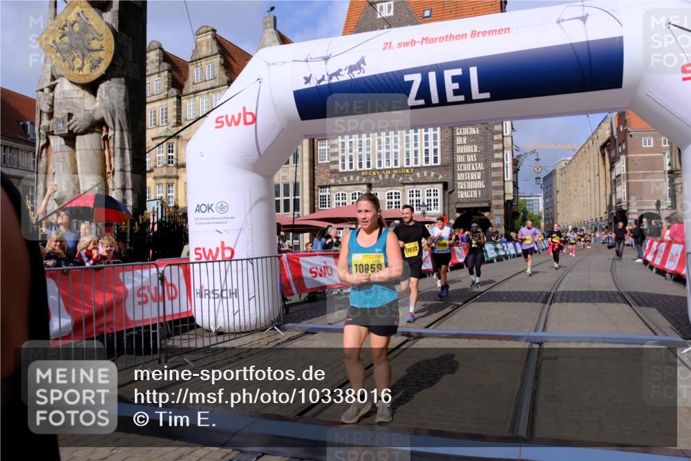 13.09.2026 - 21. swb-Marathon Bremen Tim E. http://msf.ph/oto/10338016 13.09.2026 11:08:27 Ziel 10135, 10139, 10188, 10404, 10493, 10767, 10793, 10851, 10859, 11032, 11044, 11263, 11378, 11404, 11659, 11831, 11833, 11958, 12031, 12066, 12160, 12248, 12325, 12384, 12389 meine-sportfotos.de