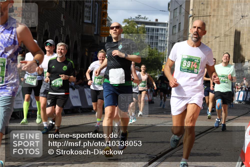 13.09.2026 - 21. swb-Marathon Bremen Strokosch-Dieckow http://msf.ph/oto/10338053 13.09.2026 13:31:43 Ziel 922, 1600, 1627, 2244, 2602, 2707, 3152, 3343, 3392, 3396, 3579, 3762, 3859, 4258, 4477, 4889, 5375, 5504, 5673, 5720, 5765, 5979, 6039, 6147, 6619, 6968, 6971, 7001, 7296, 7812, 8035, 8097, 8239, 8339, 8342, 8726, 9147, 9155, 9337, 9822, 13066, 578, 846, 3205, 3244, 3278, 3989, 4030, 4979, 4998, 5158, 5325, 5363, 5899, 6213, 6354, 7242, 7260, 7790, 7964, 8048, 8078, 8247, 8970, 9016, 9033, 9188, 9785, 9914, 13151 meine-sportfotos.de