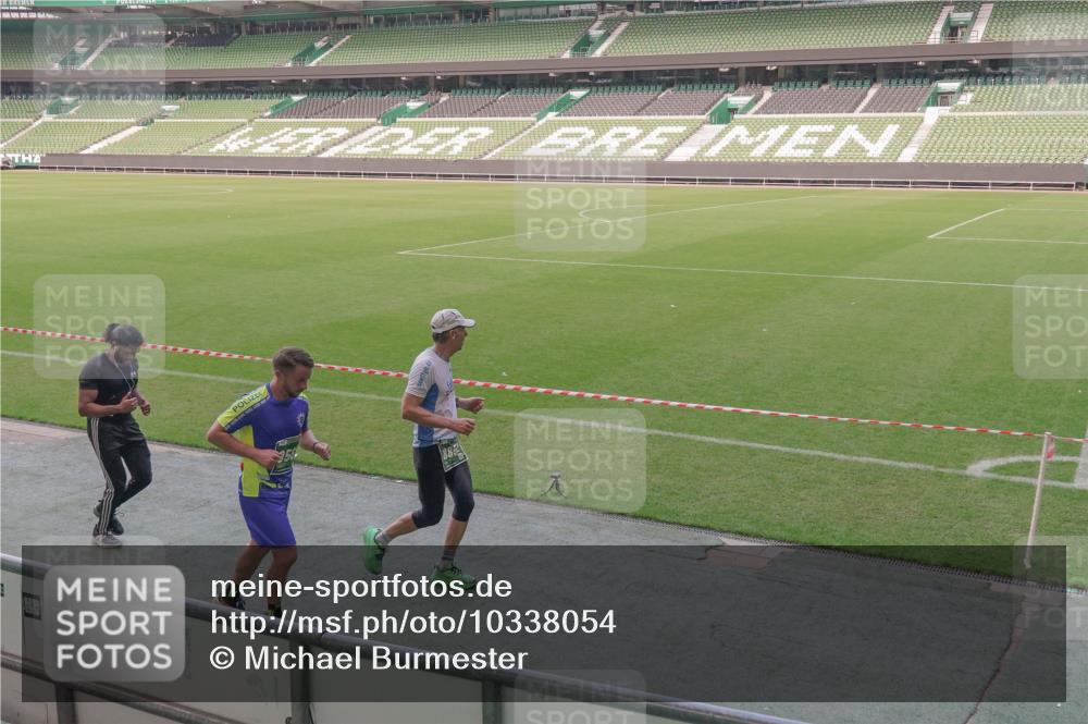 13.09.2026 - 21. swb-Marathon Bremen Michael Burmester http://msf.ph/oto/10338054 13.09.2026 13:15:31 Laufen im Stadion 143, 231, 263, 266, 300, 414, 598, 612, 653, 768, 956, 1008, 1047, 1185, 1392, 1573, 1818, 1819, 1874, 2013, 2024, 2218, 2233, 2235, 2314, 2351, 2359, 2385, 2386, 2466, 2468, 2484, 2494, 2564, 2579, 2664, 2667, 2678, 2690, 2691, 2698, 2737, 2760, 2783, 2799, 2829, 2838, 2846, 2859, 2861, 2865, 2874, 2887, 2958, 2978, 3001, 3075, 3133, 3157, 3165, 3185, 3237, 3265, 3331, 3355, 3382, 3387, 3405, 3428, 3486, 3512, 3670, 3680, 3829, 3847, 4034, 4080, 4511 meine-sportfotos.de