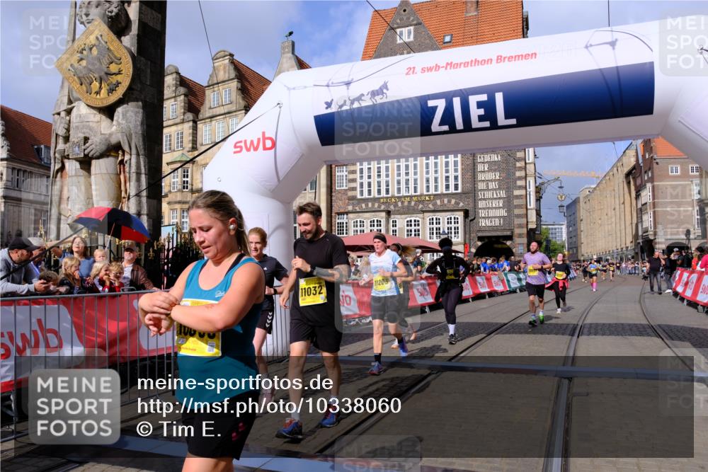 13.09.2026 - 21. swb-Marathon Bremen Tim E. http://msf.ph/oto/10338060 13.09.2026 11:08:29 Ziel 10135, 10188, 10404, 10493, 10767, 10793, 10851, 10859, 11032, 11044, 11263, 11378, 11404, 11509, 11659, 11831, 11833, 11958, 12160, 12248, 12325, 12384, 12389 meine-sportfotos.de