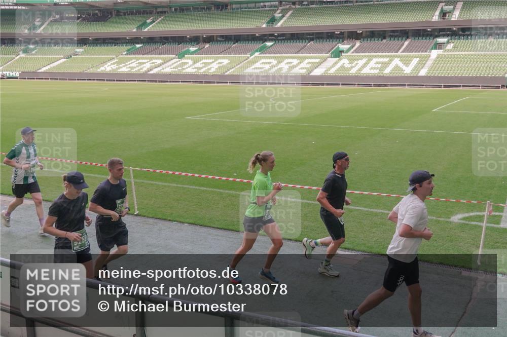 13.09.2026 - 21. swb-Marathon Bremen Michael Burmester http://msf.ph/oto/10338078 13.09.2026 13:15:34 Laufen im Stadion 143, 231, 263, 266, 300, 414, 598, 612, 653, 768, 956, 1008, 1047, 1185, 1312, 1818, 1819, 1874, 2013, 2218, 2233, 2235, 2314, 2351, 2359, 2385, 2386, 2466, 2468, 2484, 2494, 2564, 2579, 2664, 2667, 2678, 2690, 2691, 2698, 2737, 2760, 2783, 2799, 2829, 2838, 2846, 2859, 2861, 2865, 2874, 2887, 2958, 2978, 3001, 3075, 3133, 3157, 3165, 3185, 3237, 3265, 3331, 3355, 3382, 3387, 3405, 3428, 3486, 3512, 3670, 3680, 3829, 3847, 4034, 4080, 4511 meine-sportfotos.de