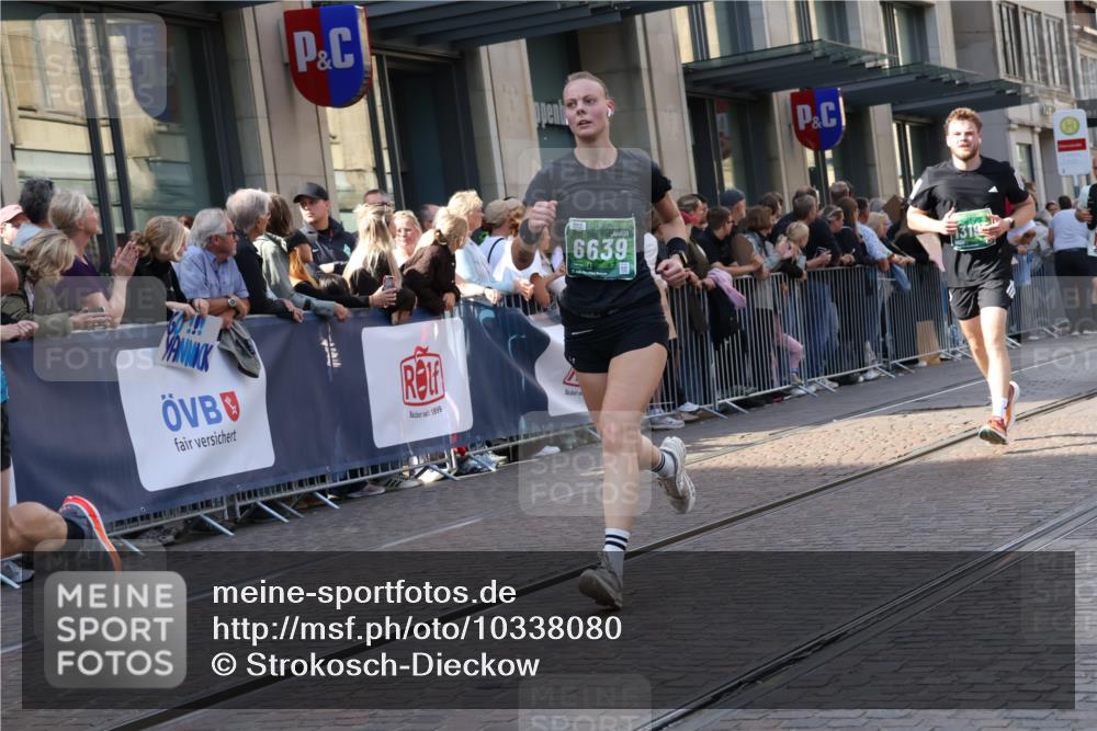 13.09.2026 - 21. swb-Marathon Bremen Strokosch-Dieckow http://msf.ph/oto/10338080 13.09.2026 13:26:08 Ziel 1368, 1649, 2434, 2658, 3526, 3603, 3983, 4077, 4723, 5747, 5906, 5934, 5992, 6230, 6548, 6639, 7626, 8817, 9260, 13195, 1163, 1647, 1896, 2033, 2062, 2666, 2708, 2987, 3248, 3516, 4067, 4161, 4411, 4476, 4724, 4842, 5013, 5558, 5622, 5701, 5854, 5906, 6135, 6605, 6886, 7638, 7780, 8271, 8361, 8592, 8635, 9266, 9794 meine-sportfotos.de