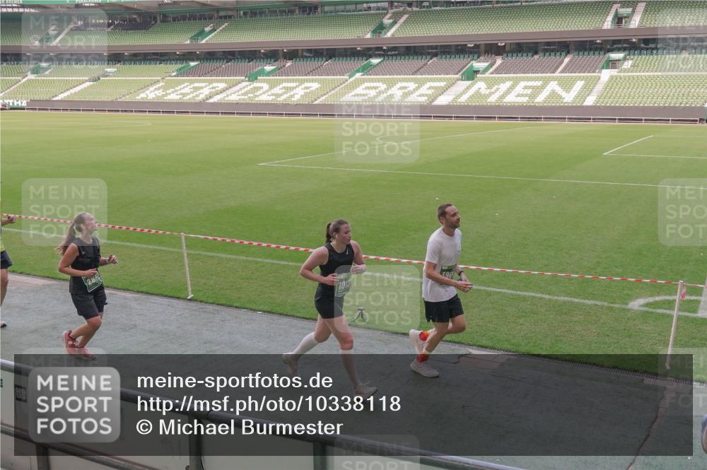13.09.2026 - 21. swb-Marathon Bremen Michael Burmester http://msf.ph/oto/10338118 13.09.2026 13:15:38 Laufen im Stadion 143, 231, 263, 266, 300, 414, 598, 612, 653, 768, 956, 1008, 1047, 1185, 1312, 1465, 1818, 1819, 1874, 2013, 2218, 2235, 2314, 2351, 2359, 2385, 2386, 2466, 2468, 2484, 2494, 2579, 2664, 2667, 2678, 2690, 2691, 2698, 2737, 2760, 2783, 2799, 2829, 2838, 2846, 2859, 2861, 2865, 2874, 2887, 2958, 2974, 2978, 3001, 3075, 3133, 3157, 3165, 3185, 3237, 3265, 3331, 3355, 3382, 3387, 3428, 3486, 3512, 3670, 3680, 3829, 3847, 4034, 4080, 4511 meine-sportfotos.de