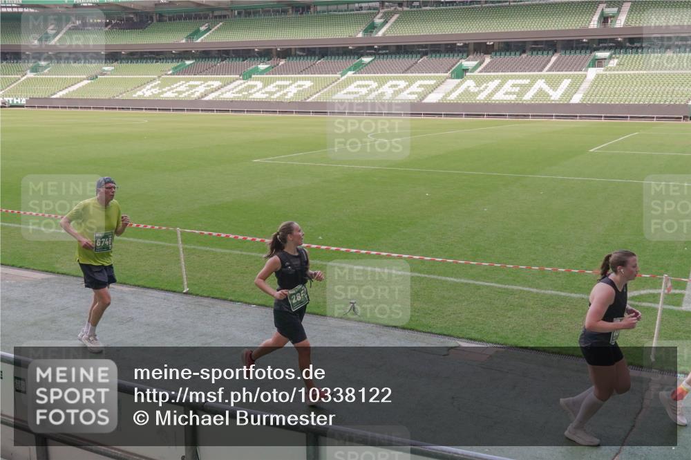 13.09.2026 - 21. swb-Marathon Bremen Michael Burmester http://msf.ph/oto/10338122 13.09.2026 13:15:39 Laufen im Stadion 143, 231, 263, 266, 300, 414, 598, 612, 653, 768, 956, 1008, 1047, 1185, 1312, 1465, 1818, 1819, 1874, 2013, 2218, 2235, 2314, 2351, 2359, 2385, 2386, 2466, 2468, 2484, 2494, 2579, 2664, 2667, 2678, 2690, 2691, 2698, 2737, 2760, 2783, 2799, 2829, 2838, 2846, 2859, 2861, 2865, 2874, 2887, 2958, 2974, 2978, 3001, 3075, 3133, 3157, 3165, 3185, 3237, 3265, 3331, 3355, 3382, 3387, 3428, 3486, 3512, 3670, 3680, 3829, 3847, 4034, 4080, 4511 meine-sportfotos.de
