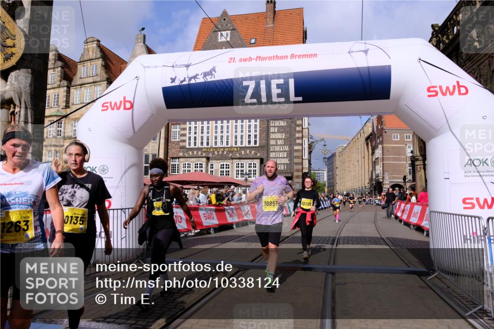 13.09.2026 - 21. swb-Marathon Bremen Tim E. http://msf.ph/oto/10338124 13.09.2026 11:08:32 Ziel 10135, 10188, 10404, 10493, 10767, 10793, 10851, 10859, 11032, 11263, 11509, 11659, 11831, 12160, 12248, 12315, 12325, 12384, 12389 meine-sportfotos.de