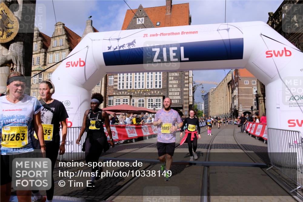 13.09.2026 - 21. swb-Marathon Bremen Tim E. http://msf.ph/oto/10338149 13.09.2026 11:08:32 Ziel 10135, 10188, 10404, 10493, 10767, 10793, 10851, 10859, 11032, 11263, 11509, 11659, 11831, 12160, 12248, 12315, 12325, 12384, 12389 meine-sportfotos.de