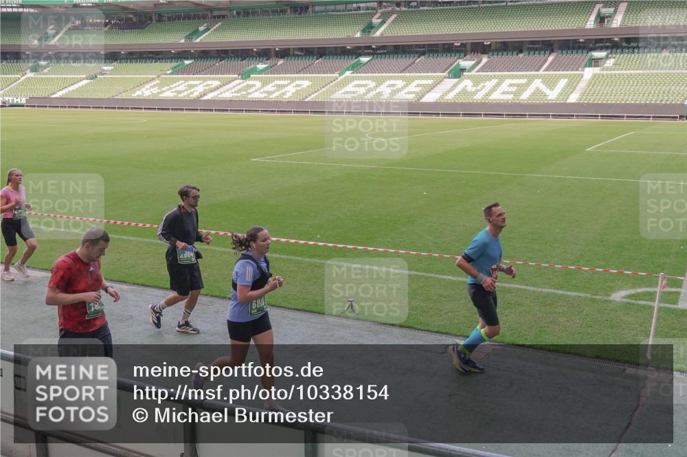 13.09.2026 - 21. swb-Marathon Bremen Michael Burmester http://msf.ph/oto/10338154 13.09.2026 13:15:44 Laufen im Stadion 143, 153, 231, 263, 266, 300, 414, 598, 612, 653, 1008, 1047, 1185, 1312, 1465, 1539, 1818, 1819, 1874, 2013, 2218, 2235, 2314, 2351, 2359, 2363, 2385, 2386, 2466, 2468, 2484, 2494, 2579, 2664, 2667, 2678, 2690, 2691, 2698, 2737, 2760, 2778, 2783, 2799, 2838, 2846, 2859, 2861, 2865, 2874, 2958, 2974, 2978, 3001, 3075, 3133, 3157, 3165, 3185, 3237, 3265, 3331, 3355, 3382, 3387, 3486, 3512, 3670, 3680, 3829, 3847, 4034, 4080, 4511 meine-sportfotos.de