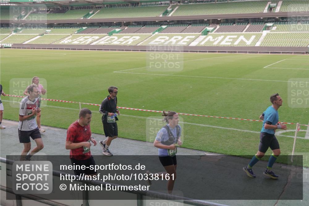 13.09.2026 - 21. swb-Marathon Bremen Michael Burmester http://msf.ph/oto/10338161 13.09.2026 13:15:44 Laufen im Stadion 143, 153, 231, 263, 266, 300, 414, 598, 612, 653, 1008, 1047, 1185, 1312, 1465, 1539, 1818, 1819, 1874, 2013, 2218, 2235, 2314, 2351, 2359, 2363, 2385, 2386, 2466, 2468, 2484, 2494, 2579, 2664, 2667, 2678, 2690, 2691, 2698, 2737, 2760, 2778, 2783, 2799, 2838, 2846, 2859, 2861, 2865, 2874, 2958, 2974, 2978, 3001, 3075, 3133, 3157, 3165, 3185, 3237, 3265, 3331, 3355, 3382, 3387, 3486, 3512, 3670, 3680, 3829, 3847, 4034, 4080, 4511 meine-sportfotos.de