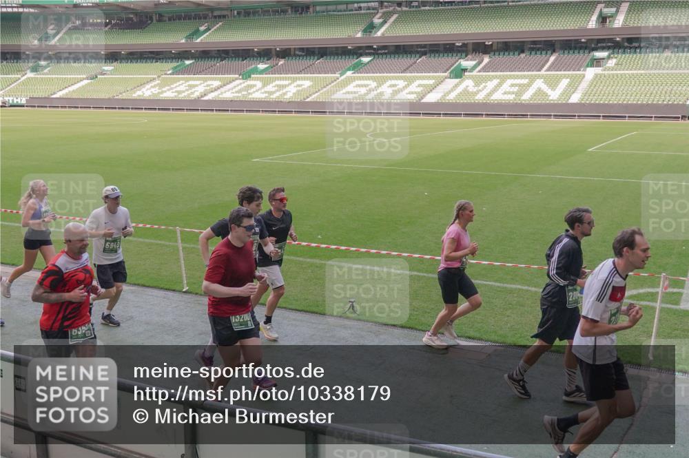 13.09.2026 - 21. swb-Marathon Bremen Michael Burmester http://msf.ph/oto/10338179 13.09.2026 13:15:46 Laufen im Stadion 143, 153, 231, 263, 266, 300, 414, 598, 612, 653, 1008, 1047, 1185, 1312, 1465, 1539, 1818, 1819, 1874, 2013, 2218, 2235, 2314, 2351, 2359, 2363, 2385, 2386, 2466, 2468, 2484, 2494, 2579, 2664, 2667, 2678, 2690, 2691, 2698, 2737, 2760, 2778, 2783, 2799, 2838, 2846, 2859, 2861, 2865, 2874, 2958, 2974, 2978, 3001, 3075, 3133, 3157, 3165, 3185, 3237, 3265, 3331, 3355, 3382, 3387, 3486, 3512, 3670, 3680, 3829, 3847, 4034, 4080, 4511 meine-sportfotos.de