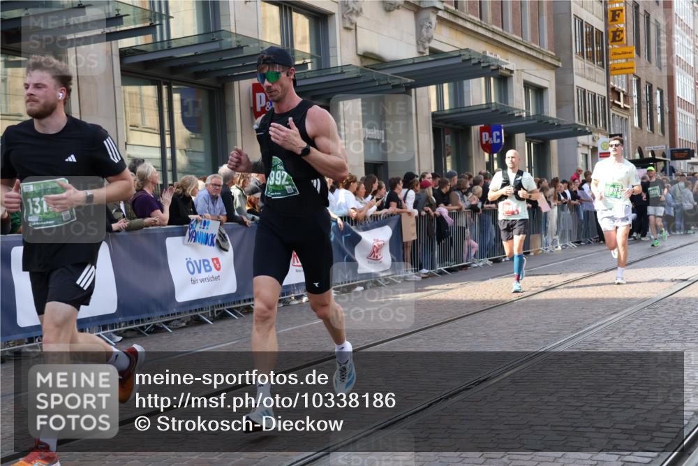 13.09.2026 - 21. swb-Marathon Bremen Strokosch-Dieckow http://msf.ph/oto/10338186 13.09.2026 13:26:10 Ziel 1368, 1649, 2434, 2658, 2779, 3526, 3603, 3983, 4077, 5747, 5934, 5992, 6230, 6548, 6639, 7626, 8817, 9260, 13195, 1163, 1647, 1896, 2033, 2062, 2666, 2708, 2987, 3248, 3516, 4067, 4476, 4723, 4724, 5013, 5558, 5622, 5701, 5854, 5906, 6135, 6605, 6886, 7638, 7780, 8271, 8361, 8592, 8635, 9266, 9794 meine-sportfotos.de