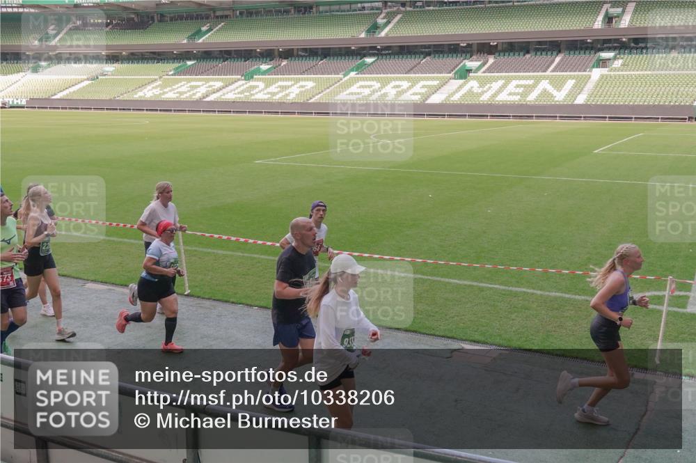 13.09.2026 - 21. swb-Marathon Bremen Michael Burmester http://msf.ph/oto/10338206 13.09.2026 13:15:48 Laufen im Stadion 143, 153, 231, 263, 266, 300, 414, 598, 612, 653, 1008, 1047, 1185, 1312, 1465, 1539, 1818, 1819, 1874, 2013, 2218, 2235, 2314, 2351, 2359, 2363, 2385, 2386, 2466, 2468, 2484, 2494, 2579, 2664, 2667, 2678, 2690, 2691, 2698, 2737, 2760, 2778, 2783, 2799, 2838, 2846, 2859, 2861, 2865, 2874, 2958, 2974, 2978, 3001, 3075, 3133, 3157, 3165, 3185, 3237, 3265, 3331, 3355, 3382, 3387, 3486, 3512, 3670, 3680, 3829, 3847, 4034, 4080, 4511 meine-sportfotos.de