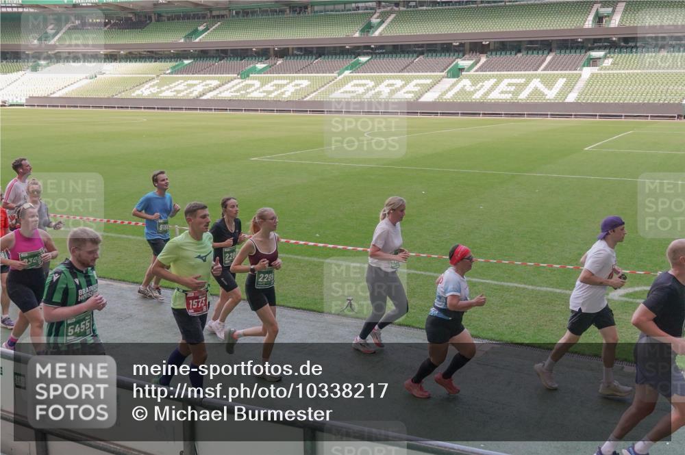 13.09.2026 - 21. swb-Marathon Bremen Michael Burmester http://msf.ph/oto/10338217 13.09.2026 13:15:49 Laufen im Stadion 143, 153, 231, 263, 266, 300, 414, 598, 612, 653, 990, 1008, 1047, 1185, 1312, 1465, 1539, 1818, 1819, 1874, 2013, 2218, 2235, 2314, 2351, 2359, 2363, 2385, 2386, 2466, 2468, 2484, 2494, 2579, 2664, 2667, 2678, 2690, 2691, 2698, 2737, 2760, 2778, 2783, 2799, 2838, 2846, 2859, 2861, 2865, 2874, 2958, 2974, 2978, 3001, 3075, 3133, 3157, 3165, 3185, 3237, 3265, 3331, 3355, 3382, 3387, 3486, 3501, 3512, 3670, 3680, 3829, 3847, 4034, 4080, 4511 meine-sportfotos.de