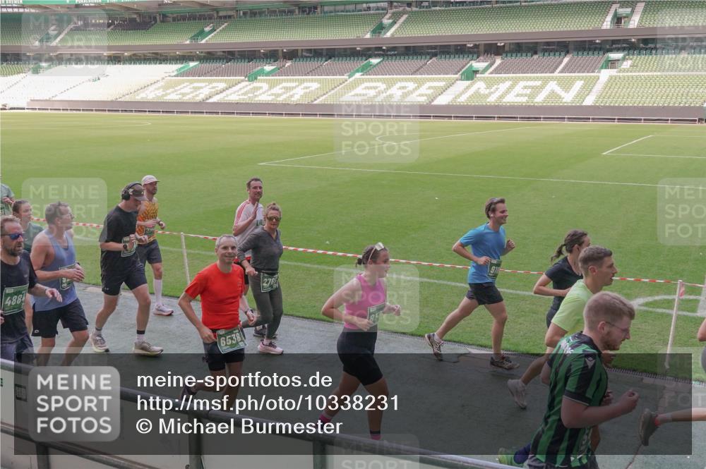 13.09.2026 - 21. swb-Marathon Bremen Michael Burmester http://msf.ph/oto/10338231 13.09.2026 13:15:51 Laufen im Stadion 143, 153, 231, 263, 266, 300, 414, 598, 612, 653, 990, 1008, 1047, 1185, 1312, 1465, 1539, 1818, 1819, 1874, 2013, 2218, 2235, 2259, 2314, 2351, 2359, 2363, 2385, 2386, 2466, 2468, 2484, 2494, 2579, 2664, 2667, 2678, 2690, 2691, 2698, 2737, 2760, 2778, 2783, 2799, 2838, 2846, 2859, 2861, 2865, 2874, 2958, 2974, 2978, 2996, 3001, 3075, 3133, 3157, 3165, 3185, 3237, 3265, 3331, 3355, 3382, 3387, 3486, 3501, 3512, 3670, 3680, 3829, 3847, 4034, 4080, 4511 meine-sportfotos.de