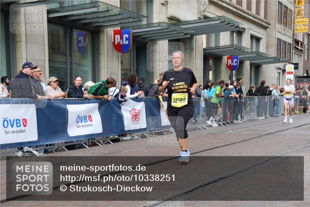 13.09.2026 - 21. swb-Marathon Bremen Strokosch-Dieckow http://msf.ph/oto/10338251 13.09.2026 11:05:47 Ziel 10018, 10204, 10375, 10382, 10619, 10662, 11029, 11132, 11156, 11164, 11460, 11477, 11674, 11690, 11775, 11786, 12186, 12486, 12528, 10168, 10186, 10238, 10259, 10260, 10305, 10432, 10457, 10864, 11024, 11146, 11314, 11387, 11394, 11520, 11521, 11571, 11572, 11724, 11791, 11892, 11947, 12055, 12156, 12273, 12330, 12362, 12378, 12501, 12523, 12528, 12773 meine-sportfotos.de