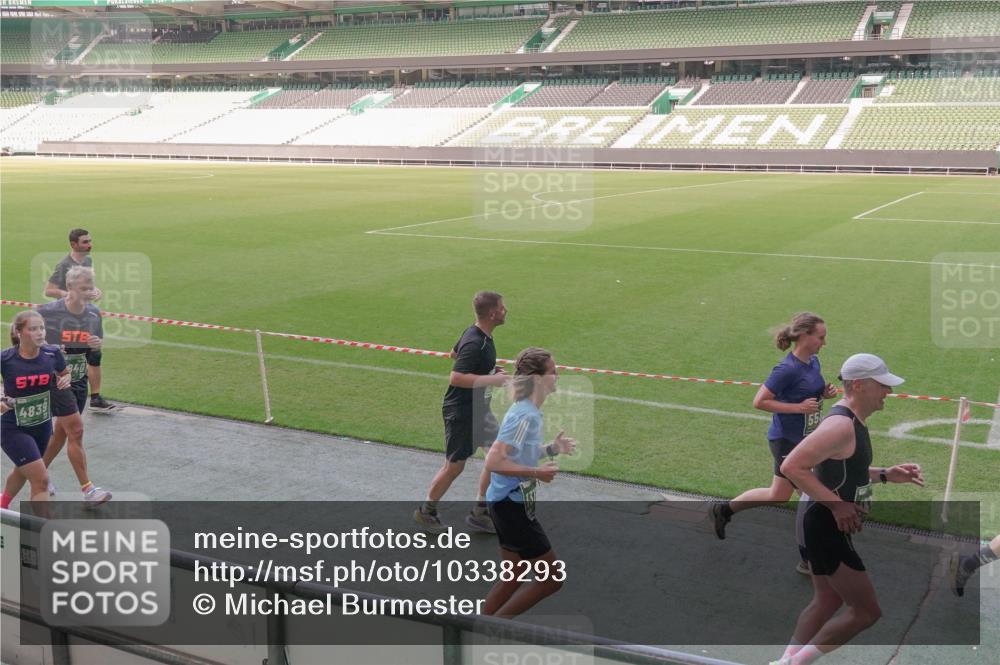 13.09.2026 - 21. swb-Marathon Bremen Michael Burmester http://msf.ph/oto/10338293 13.09.2026 13:15:56 Laufen im Stadion 134, 143, 153, 231, 263, 266, 271, 300, 414, 598, 612, 653, 990, 1008, 1047, 1185, 1312, 1465, 1539, 1874, 2013, 2218, 2235, 2259, 2314, 2351, 2359, 2363, 2385, 2386, 2466, 2468, 2484, 2494, 2562, 2579, 2664, 2667, 2678, 2690, 2691, 2698, 2737, 2760, 2778, 2783, 2799, 2838, 2846, 2859, 2861, 2865, 2874, 2958, 2974, 2978, 2996, 3001, 3075, 3133, 3157, 3165, 3185, 3237, 3265, 3331, 3355, 3382, 3387, 3486, 3501, 3512, 3670, 3680, 3829, 3847, 4034, 4080, 4511 meine-sportfotos.de