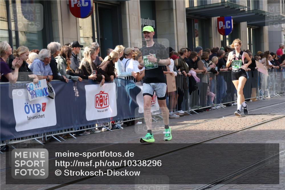 13.09.2026 - 21. swb-Marathon Bremen Strokosch-Dieckow http://msf.ph/oto/10338296 13.09.2026 13:26:15 Ziel 1368, 1649, 2434, 2658, 2779, 3526, 3603, 3852, 4077, 4598, 5747, 5992, 6230, 6289, 6375, 6548, 6639, 7626, 8112, 8817, 9260, 13195, 1896, 2062, 2434, 2666, 2708, 3248, 3516, 3983, 4067, 4476, 4723, 4724, 5558, 5701, 5854, 5906, 5934, 6605, 6886, 7638, 8361, 8592, 8635, 8817, 9266, 9794 meine-sportfotos.de