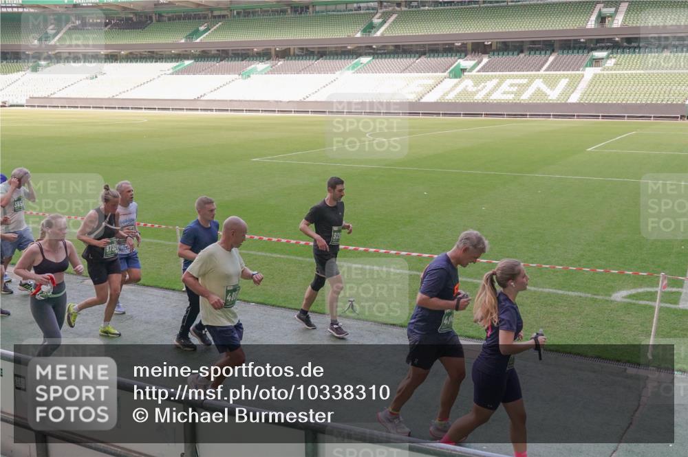 13.09.2026 - 21. swb-Marathon Bremen Michael Burmester http://msf.ph/oto/10338310 13.09.2026 13:15:57 Laufen im Stadion 134, 143, 153, 231, 263, 266, 271, 300, 414, 598, 612, 653, 990, 1008, 1047, 1185, 1312, 1465, 1539, 1825, 1874, 2013, 2218, 2235, 2259, 2351, 2359, 2363, 2385, 2386, 2466, 2468, 2484, 2494, 2562, 2579, 2664, 2667, 2678, 2690, 2691, 2698, 2737, 2760, 2778, 2783, 2799, 2838, 2846, 2859, 2861, 2865, 2874, 2958, 2974, 2978, 2996, 3001, 3075, 3133, 3157, 3165, 3185, 3237, 3265, 3331, 3355, 3366, 3382, 3387, 3486, 3501, 3512, 3670, 3680, 3829, 3847, 4034, 4080, 4511 meine-sportfotos.de