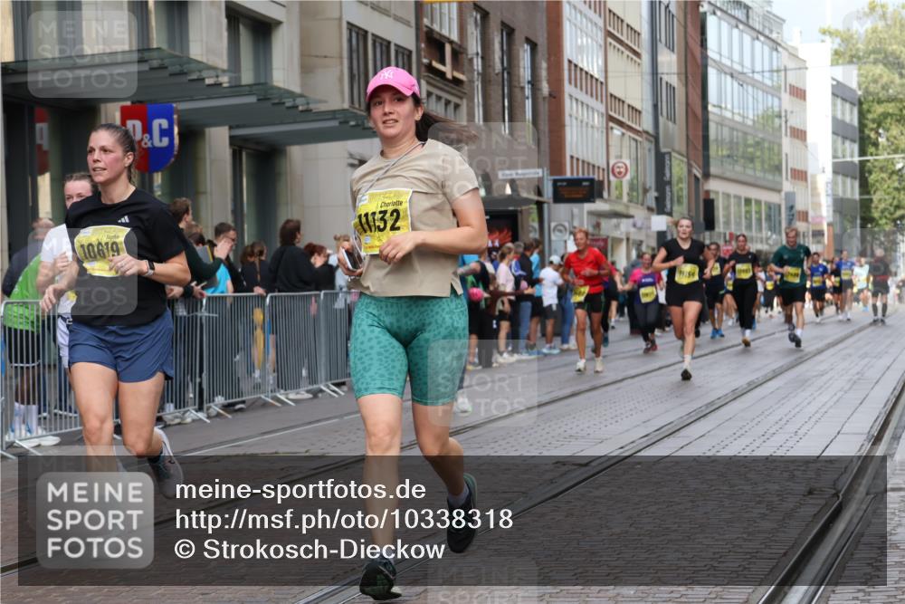 13.09.2026 - 21. swb-Marathon Bremen Strokosch-Dieckow http://msf.ph/oto/10338318 13.09.2026 11:05:50 Ziel 10204, 10375, 10376, 10382, 10619, 10662, 10681, 10682, 11029, 11132, 11156, 11164, 11460, 11477, 11674, 11690, 11775, 11786, 11849, 12186, 12479, 12486, 10018, 10168, 10238, 10259, 10260, 10305, 10382, 10457, 10864, 11024, 11164, 11314, 11387, 11520, 11521, 11724, 11791, 11892, 11947, 12156, 12273, 12330, 12362, 12378, 12501, 12523, 12528, 12773 meine-sportfotos.de